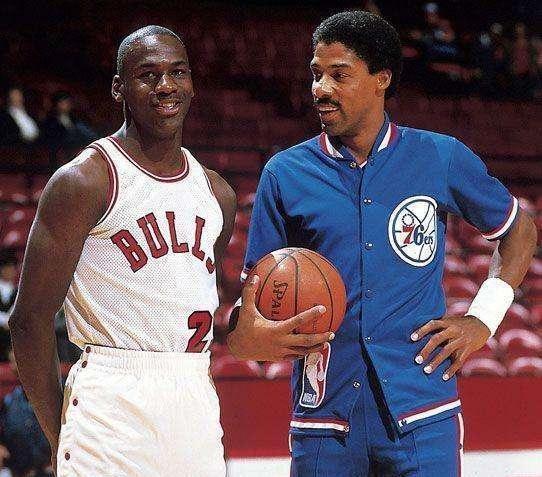 国足唯有在 国足唯有在