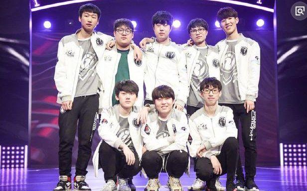 体育泰山队公开训练引爆球迷热情 对阵深圳有望大轮换