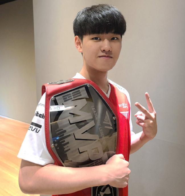 少年球员而 少年球员而